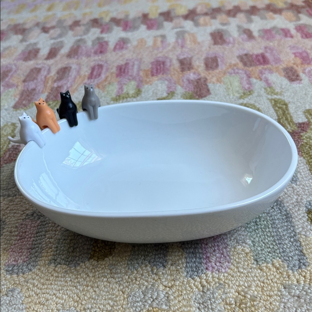 Aaron Probyn x Crate&Barrel White Ceramic serving dish EUC - Picture 2 of 11